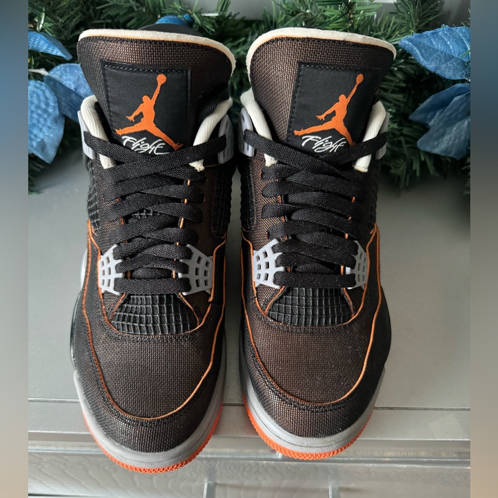 Air jordan retro 4 "star fish" Size 8.5 women